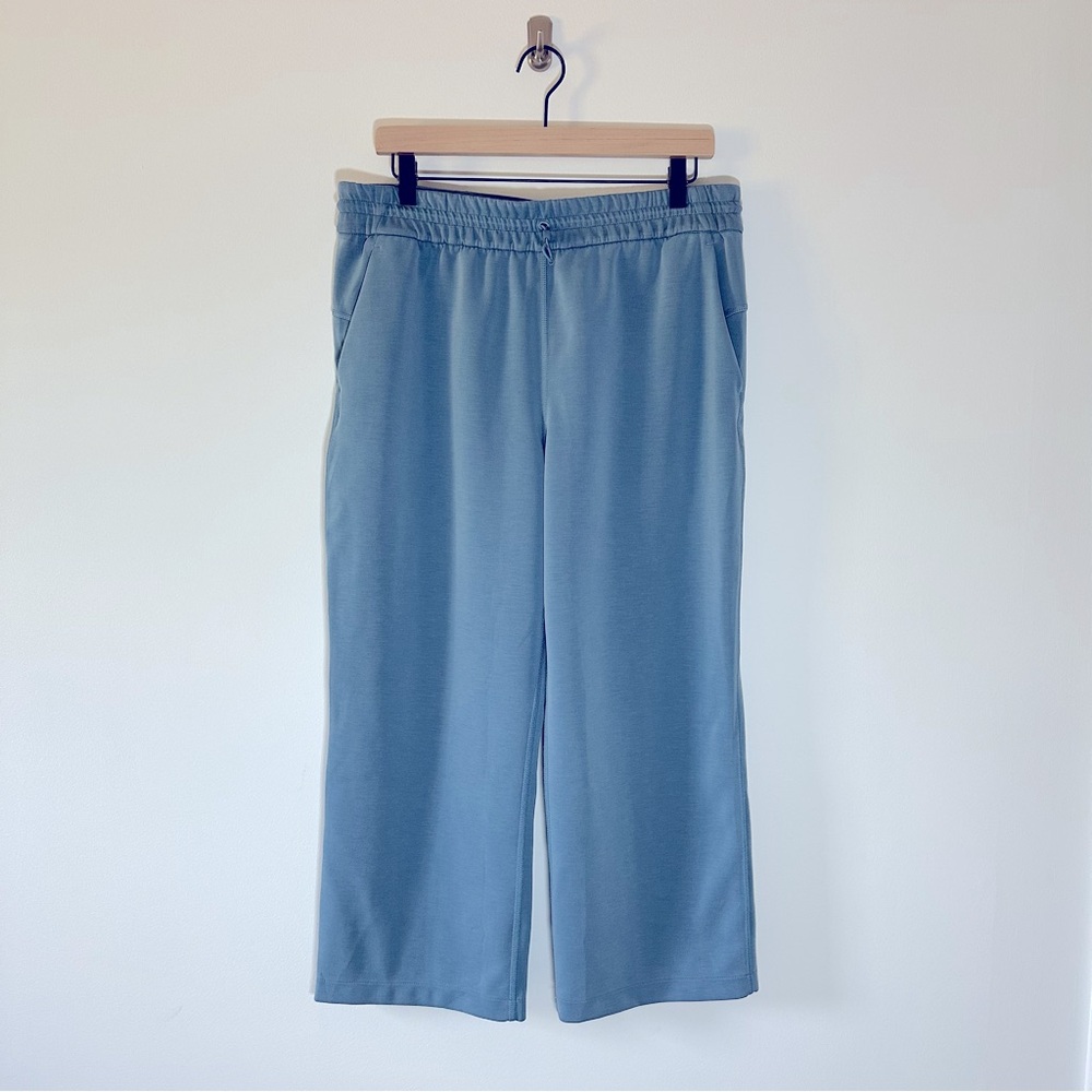 Lululemon Softstreme Cropped Pant